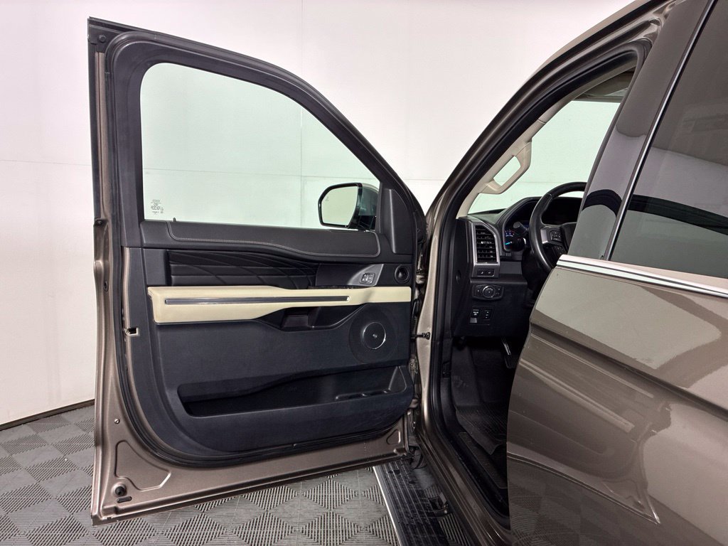 Used 2019 Ford Expedition Max Platinum RWD image 23