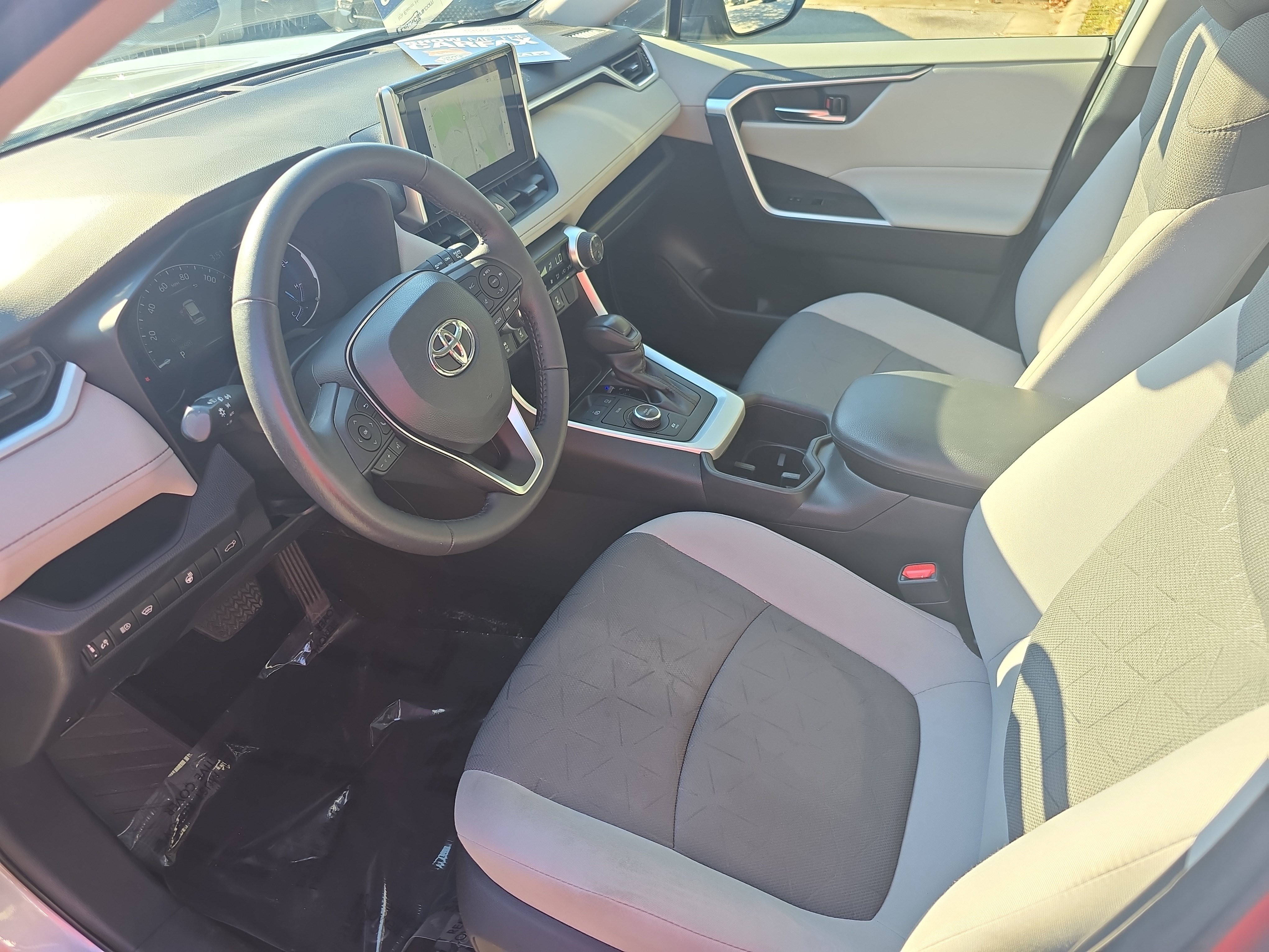Used 2024 Toyota RAV4 XLE w/ Convenience Package AWD/4WD image 16