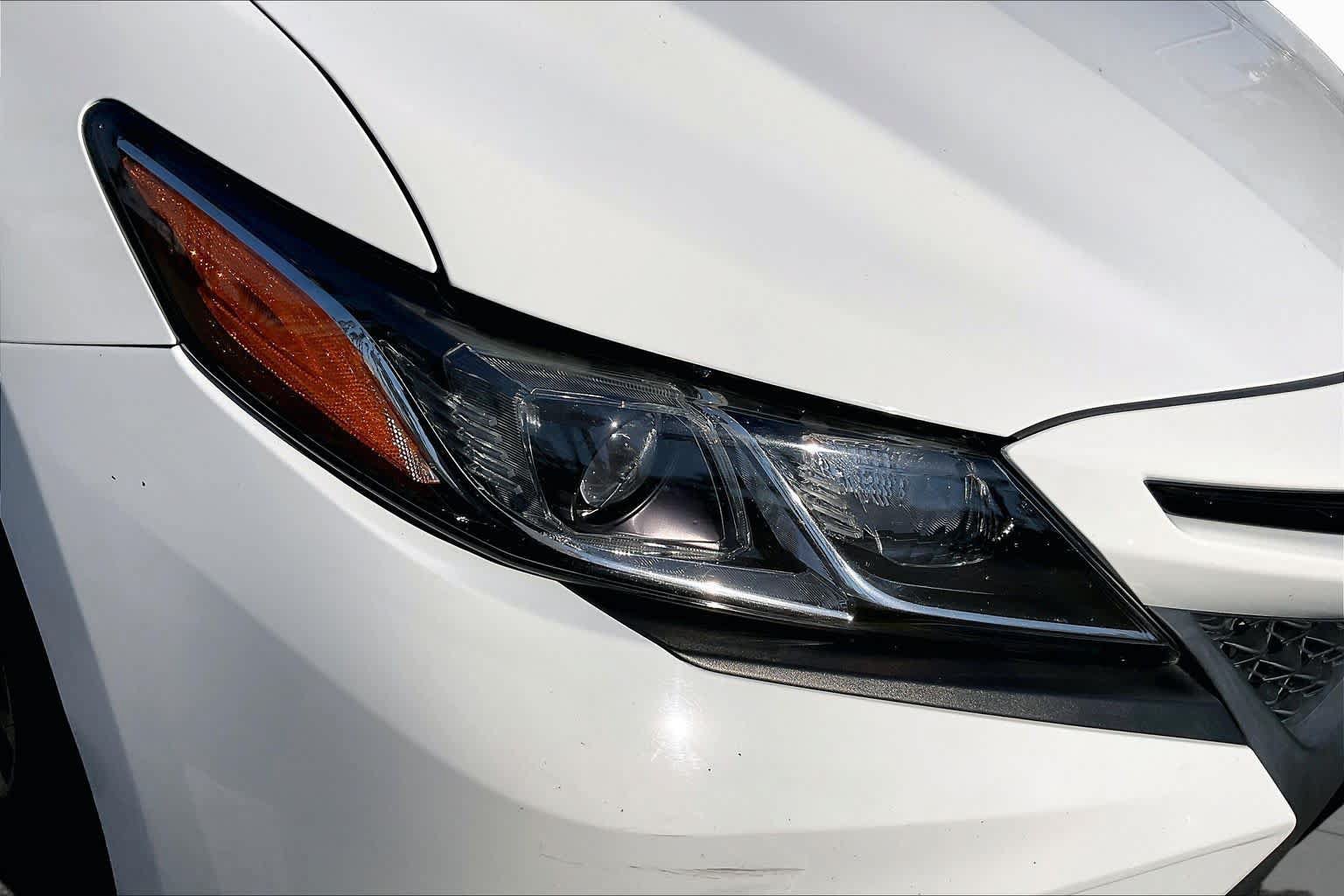 Used 2020 Toyota Camry SE FWD image 26