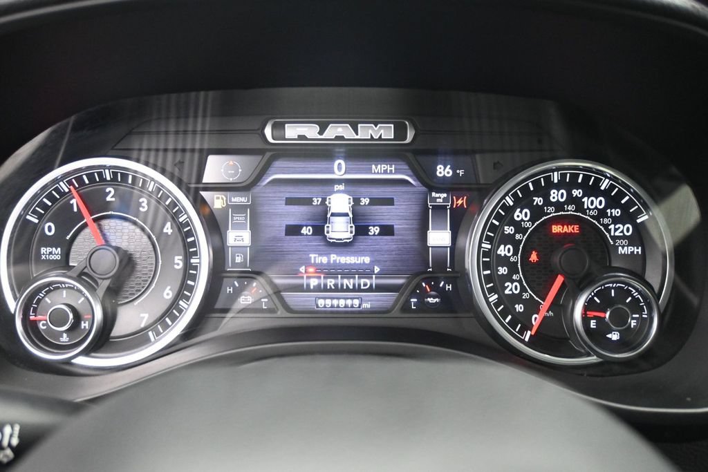 Used 2022 RAM 1500 Laramie AWD/4WD image 14