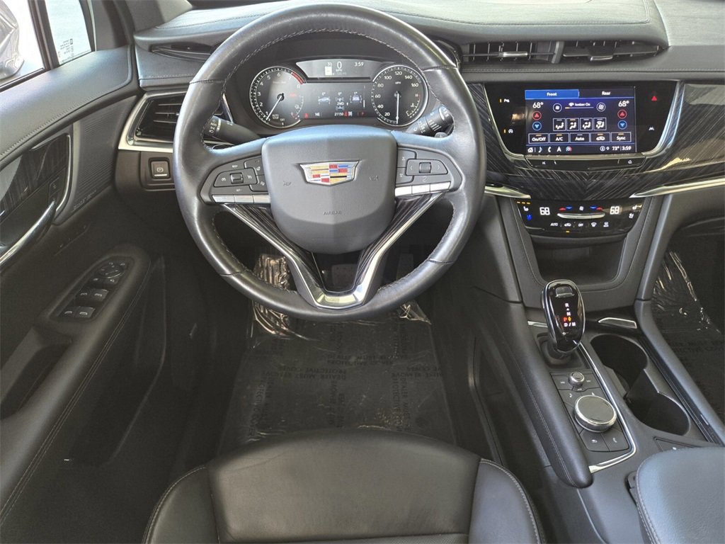 Used 2025 Cadillac XT6 Premium Luxury image 13