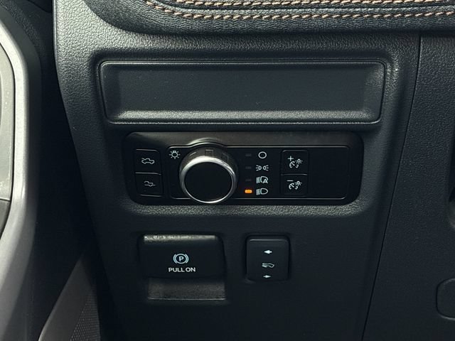 Used 2025 Ford F150 Lightning Lariat AWD/4WD image 27