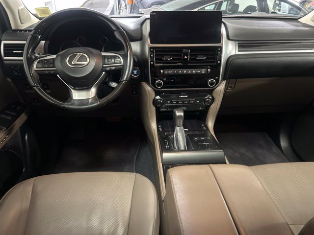 Used 2023 Lexus GX 460 Premium w/ Accessory Package AWD/4WD image 14