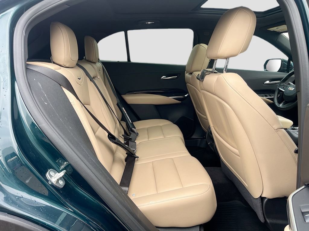 Used 2024 Cadillac XT4 Luxury w/ Cold Weather Package FWD image 28