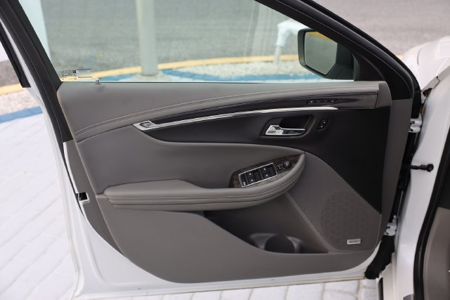 Used 2015 Chevrolet Impala LTZ FWD image 11