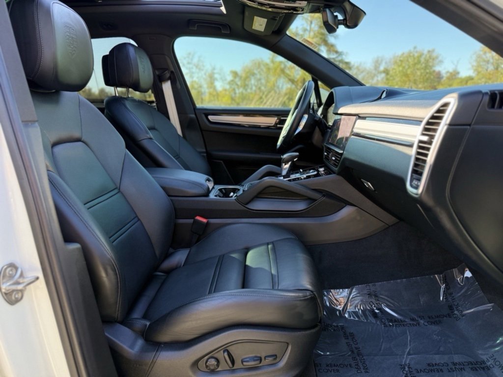 Used 2023 Porsche Cayenne image 36