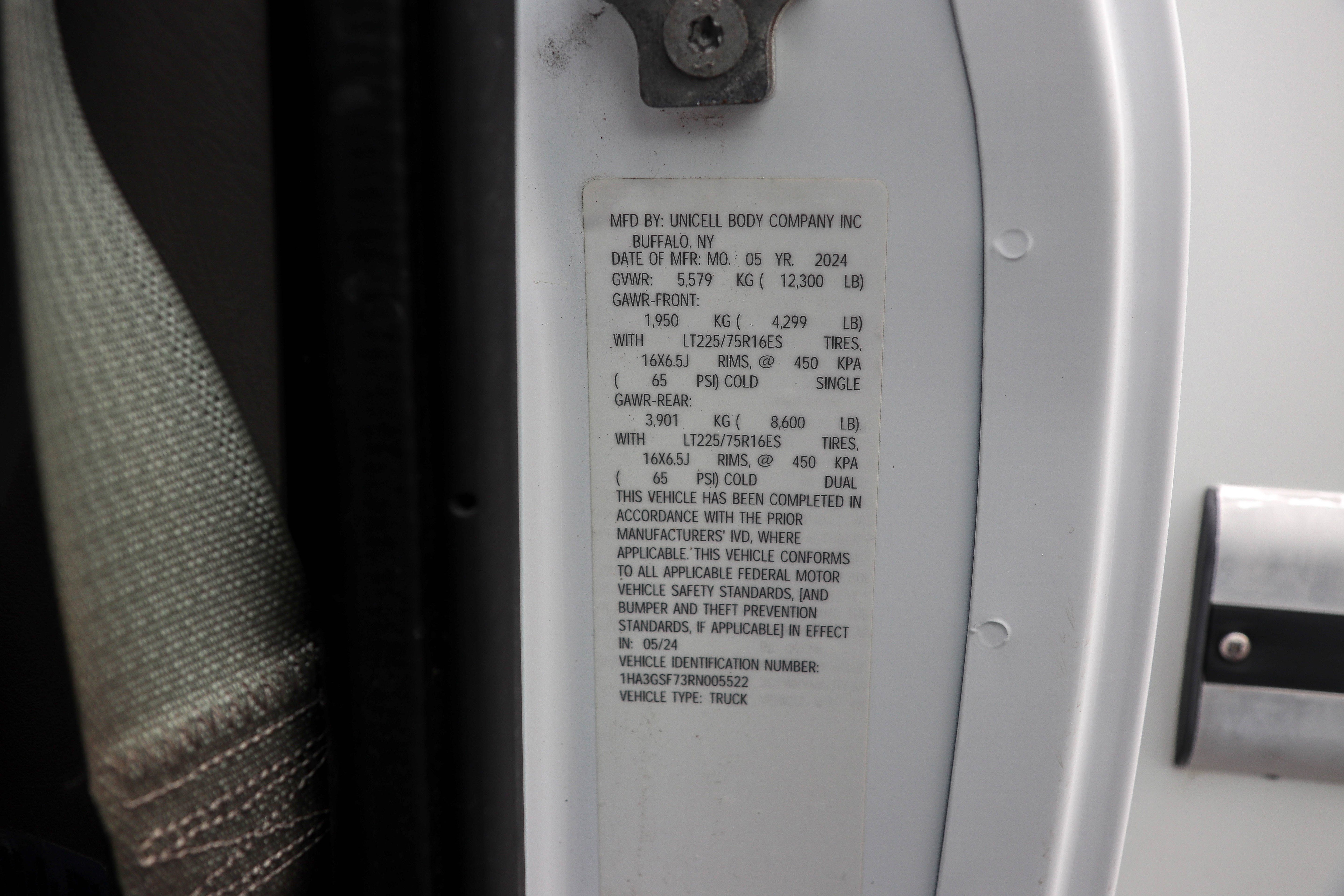 Used 2024 Chevrolet Express 3500 w/ Power Convenience Package RWD image 27