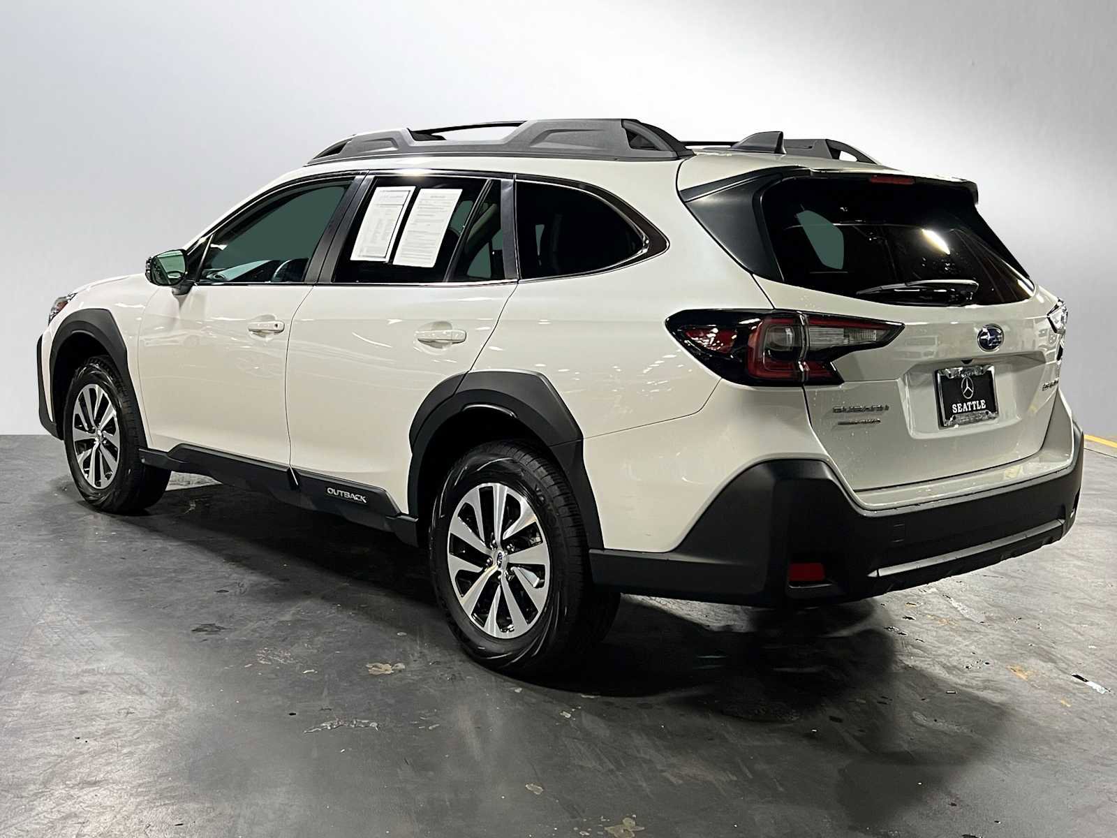 Used 2024 Subaru Outback Premium image 5