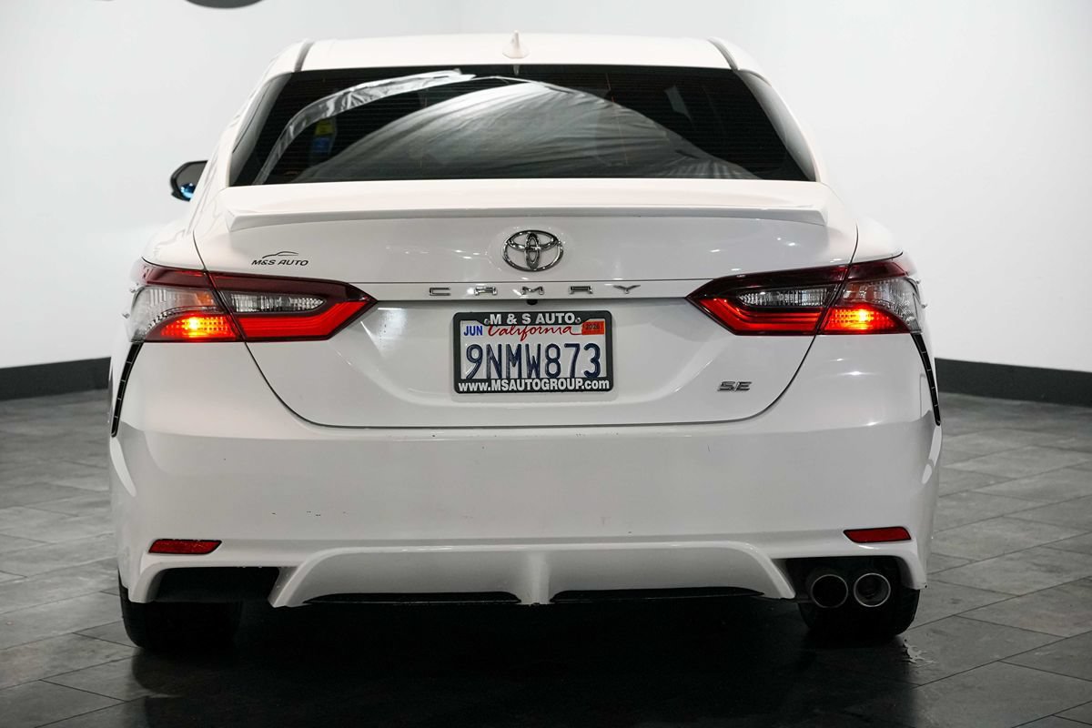 Used 2021 Toyota Camry SE FWD image 5