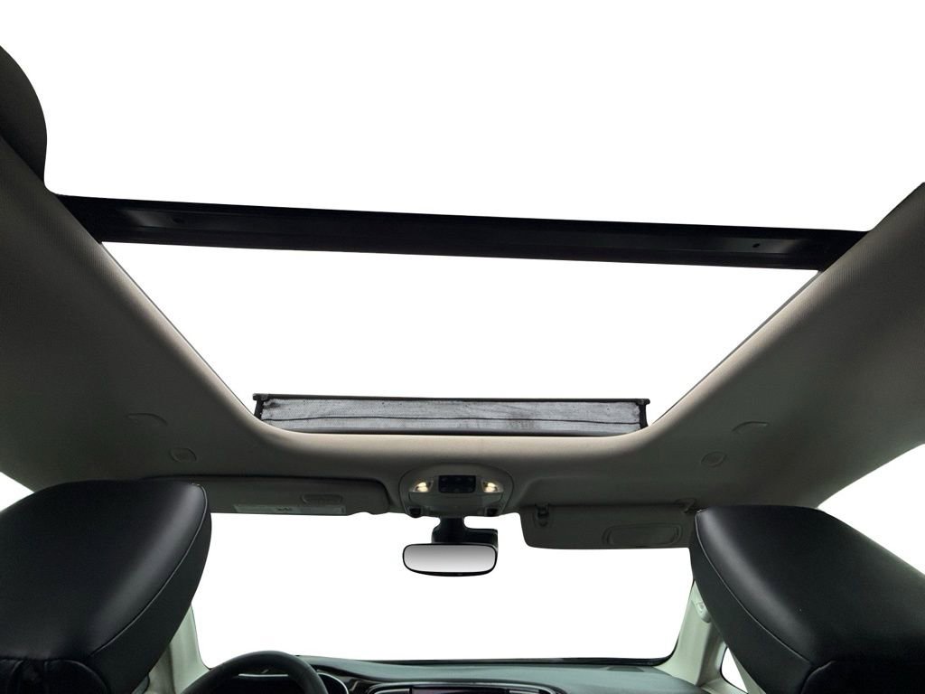 Used 2023 Chrysler Pacifica Limited image 21