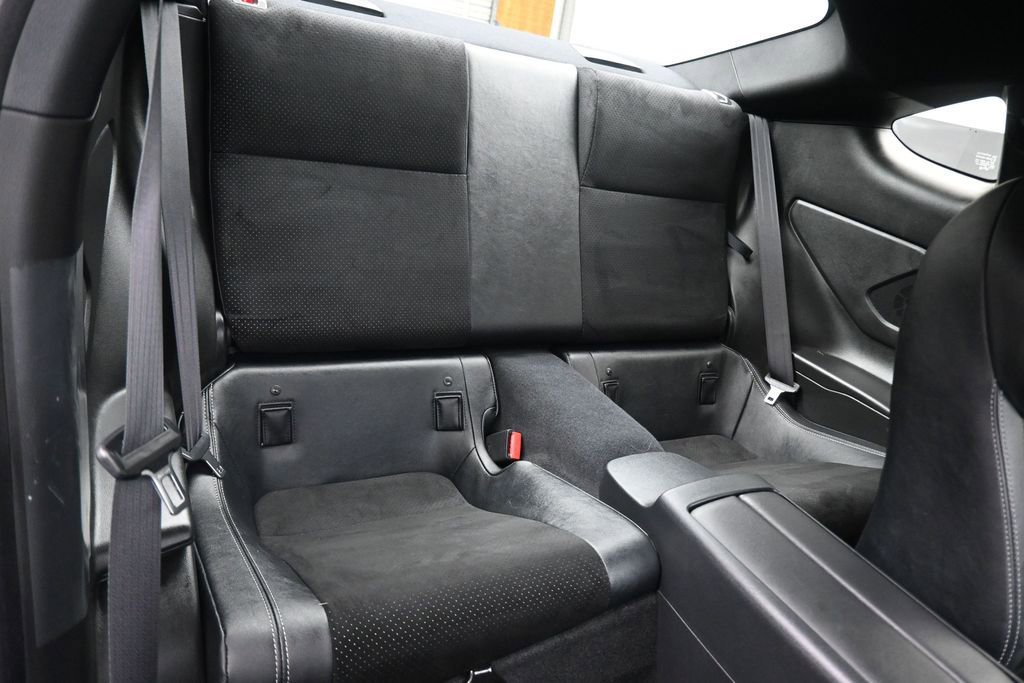 Used 2024 Toyota GR86 Premium RWD image 32