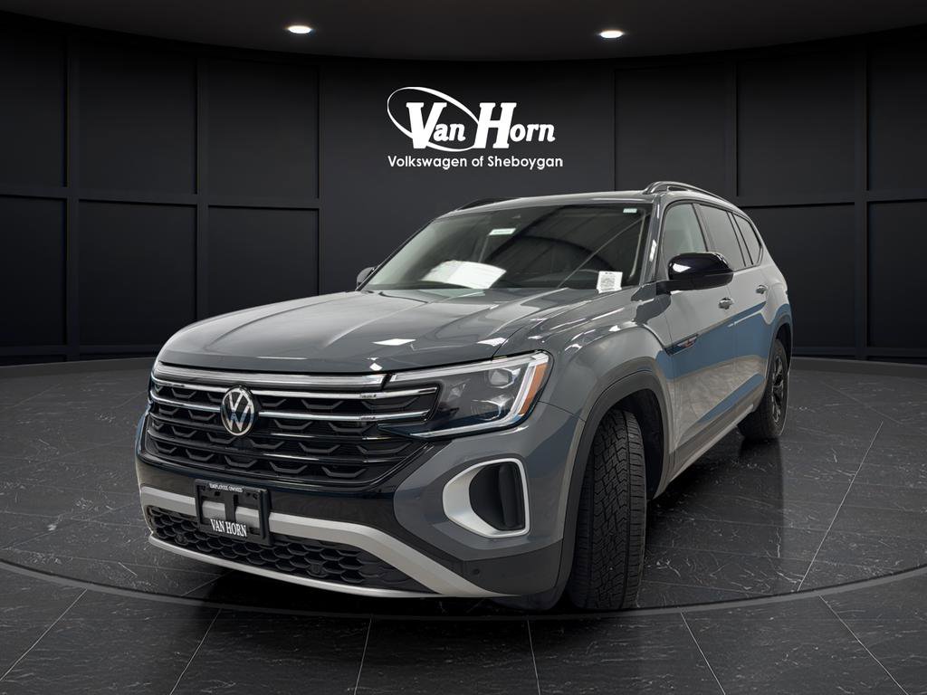Used 2025 Volkswagen Atlas Peak Edition SE image 7