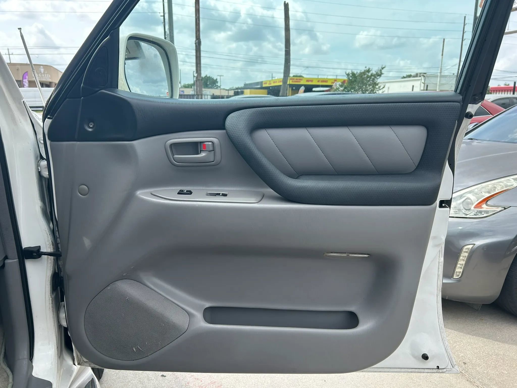 Used 2004 Toyota Land Cruiser AWD/4WD image 14