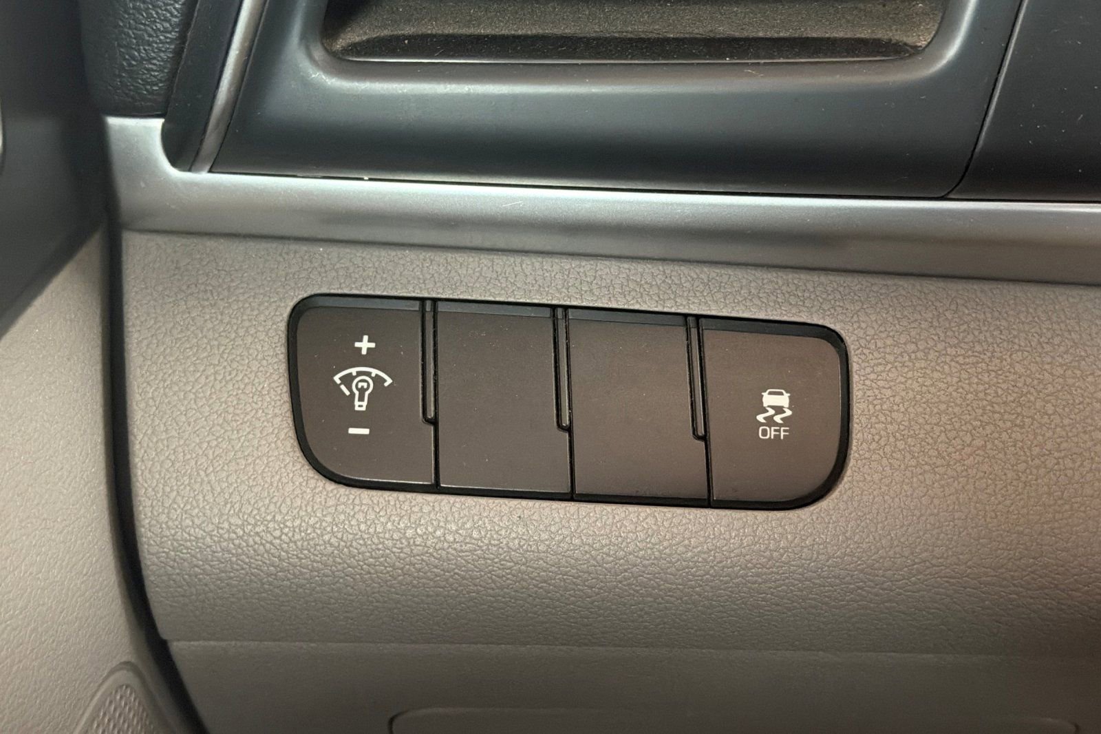 Used 2019 Hyundai Elantra SE w/ Cargo Package FWD image 34