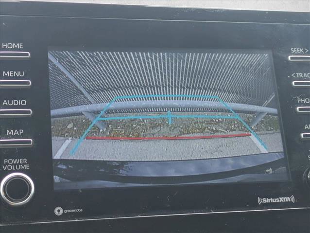 Used 2022 Toyota Camry LE image 10