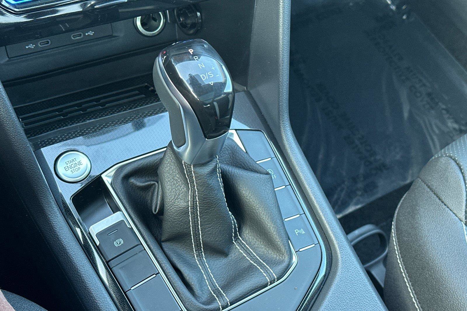 New 2026 Volkswagen Taos SEL image 21