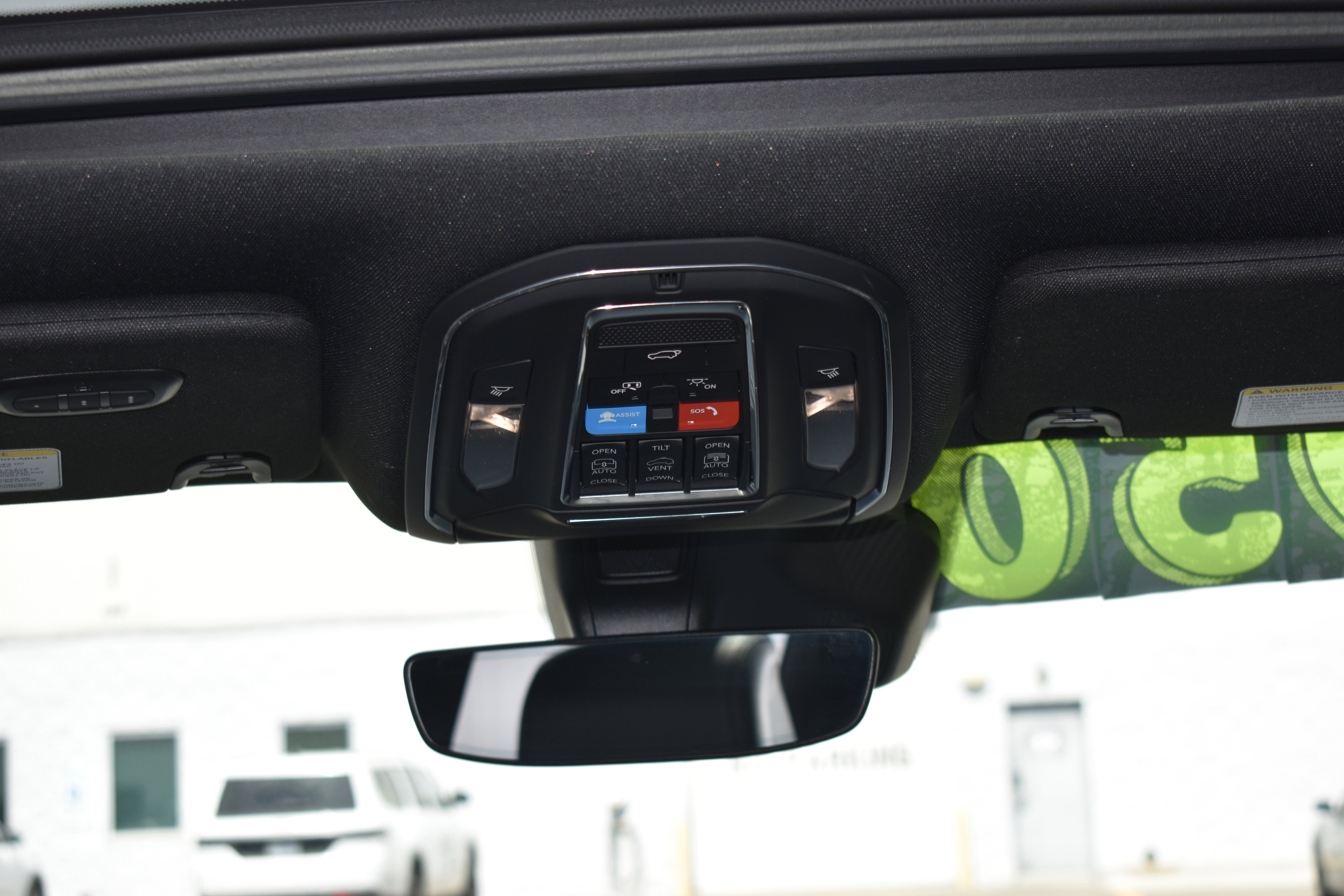 Used 2024 Jeep Wagoneer 4WD w/ Premium Group I image 34