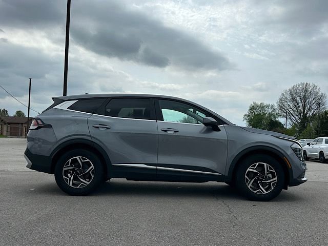 Used 2025 Kia Sportage LX FWD image 10