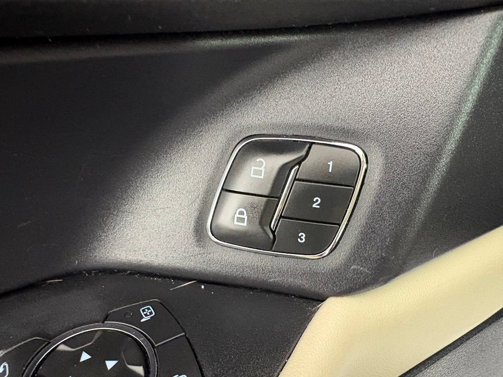 Used 2019 Ford Expedition Platinum AWD/4WD image 14
