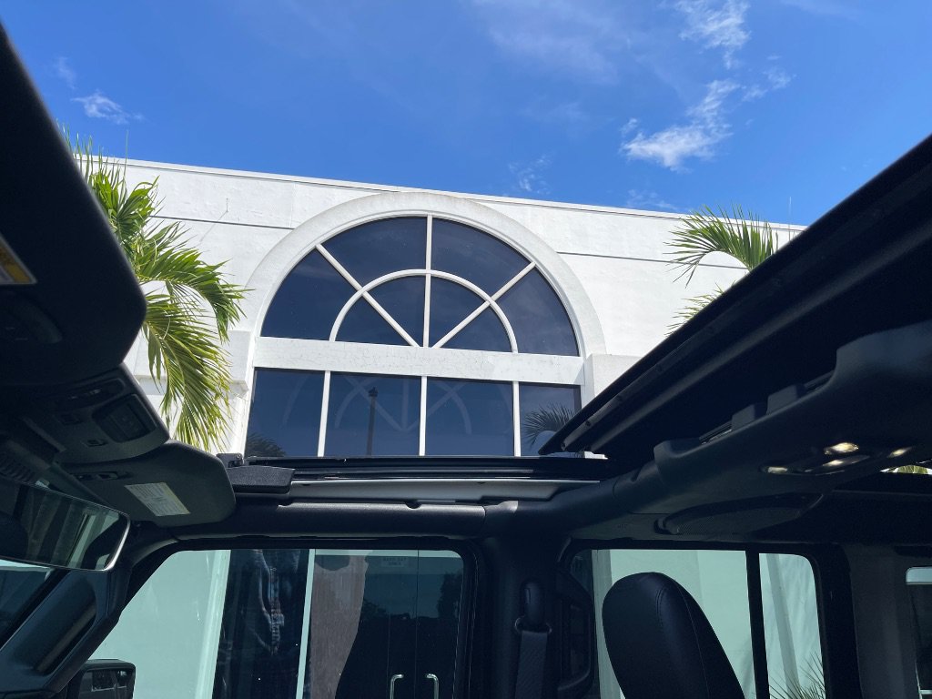 Used 2022 Jeep Wrangler Unlimited Rubicon 4xe w/ Safety Group AWD/4WD image 14