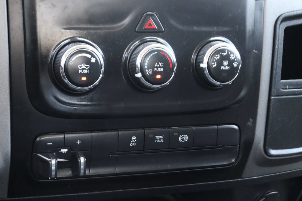 Used 2017 RAM 3500 Tradesman w/ Chrome Appearance Group AWD/4WD image 28
