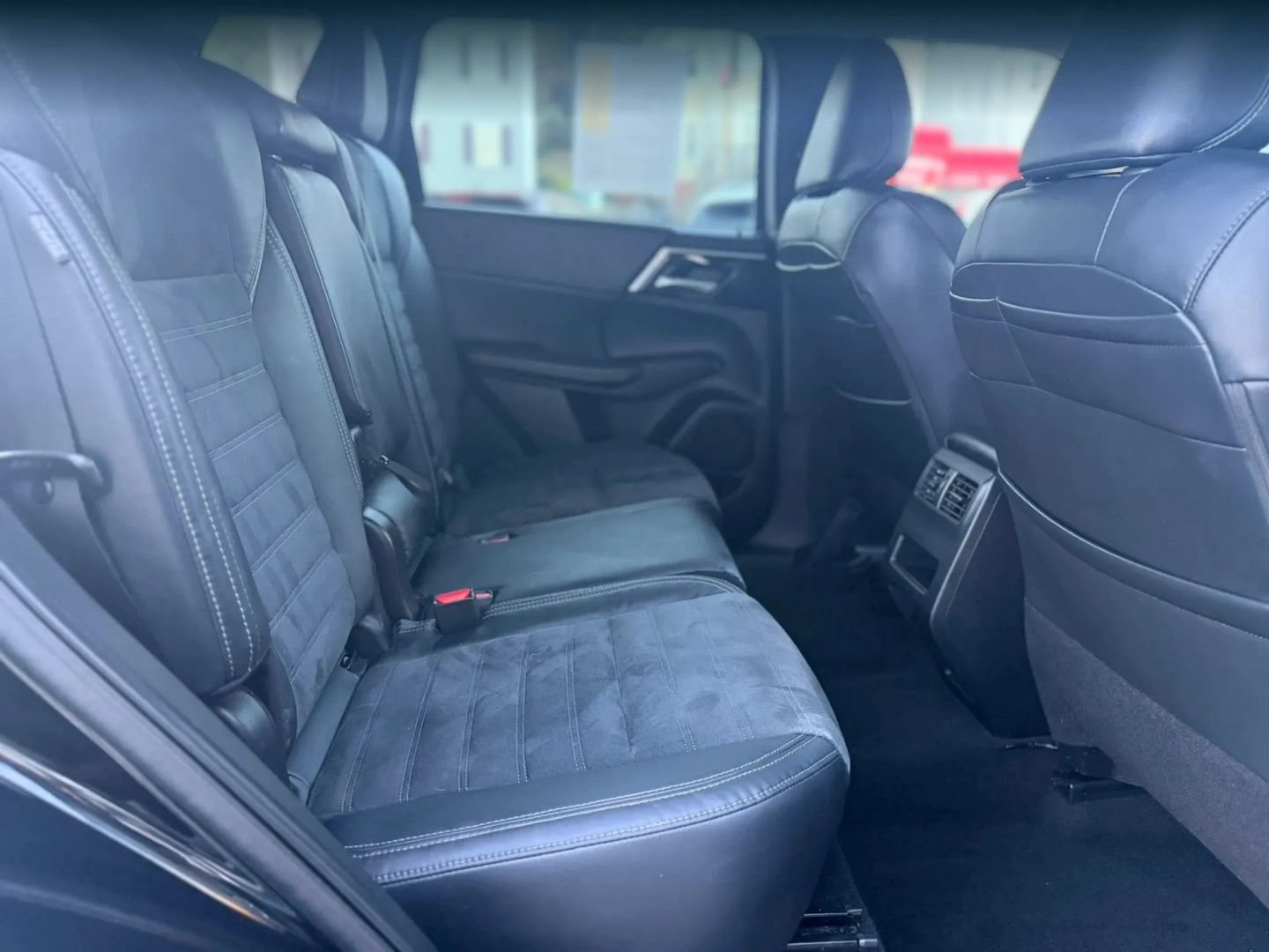 Used 2022 Mitsubishi Outlander SE AWD/4WD image 35