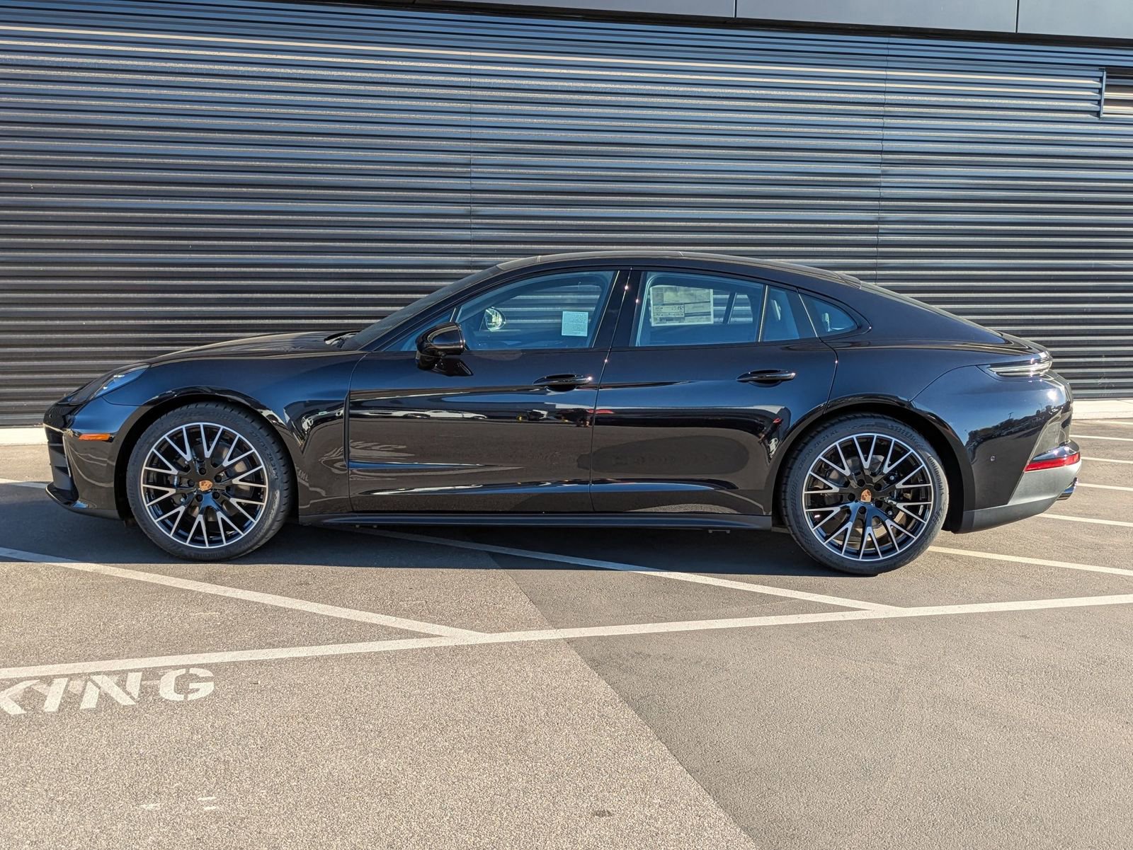 New 2026 Porsche Panamera image 2