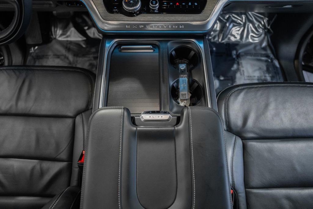 Used 2025 Ford Expedition Max Platinum image 36
