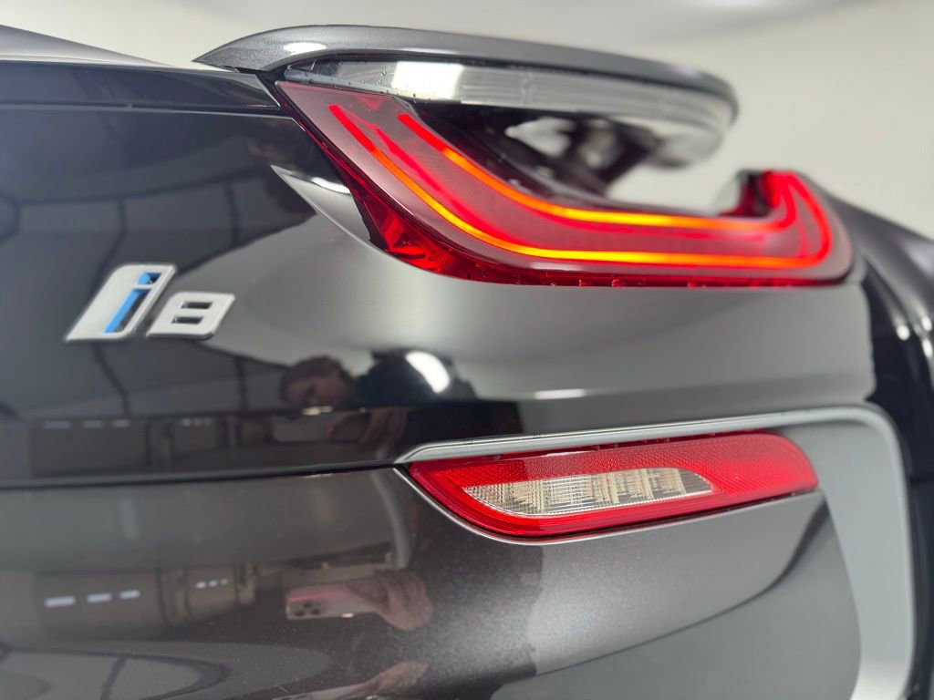 Used 2019 BMW i8 Coupe AWD/4WD image 10