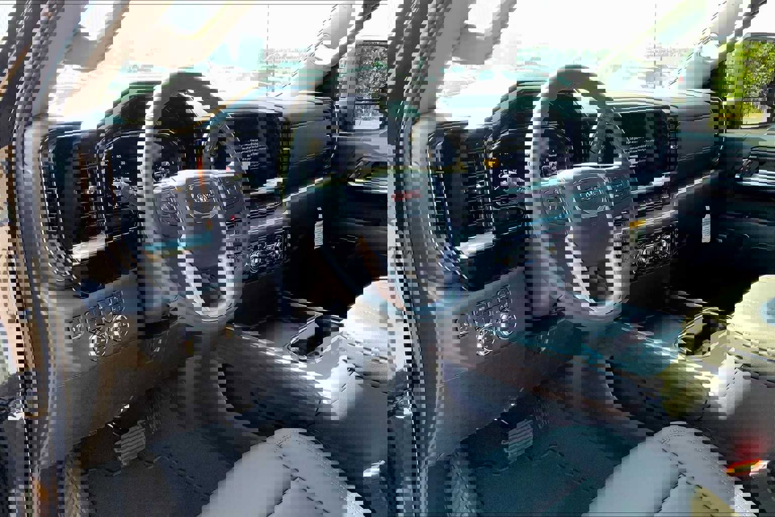 New 2025 GMC Sierra 3500 SLT w/ SLT Premium Package image 8