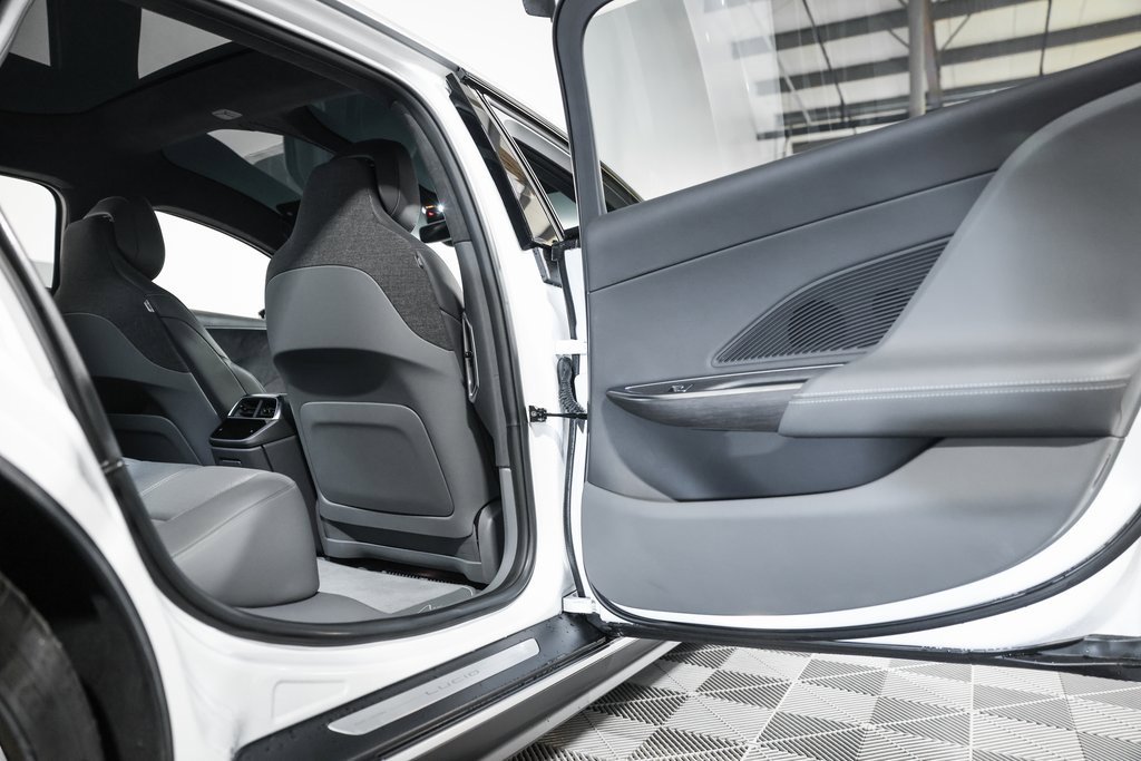 Used 2022 Lucid Air Grand Touring image 24