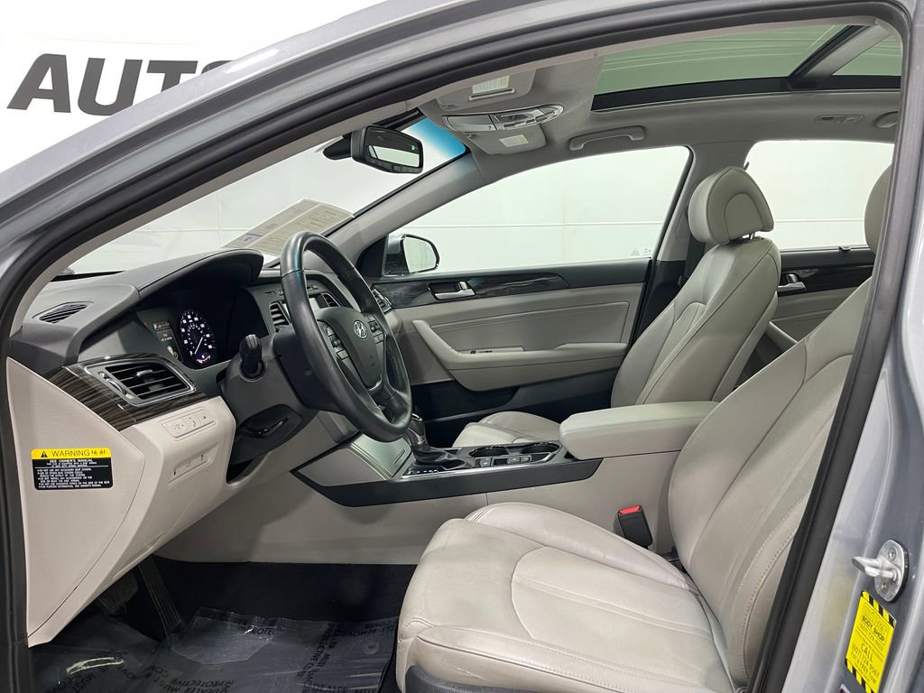 Used 2016 Hyundai Sonata Limited w/ Option Group 05 image 13