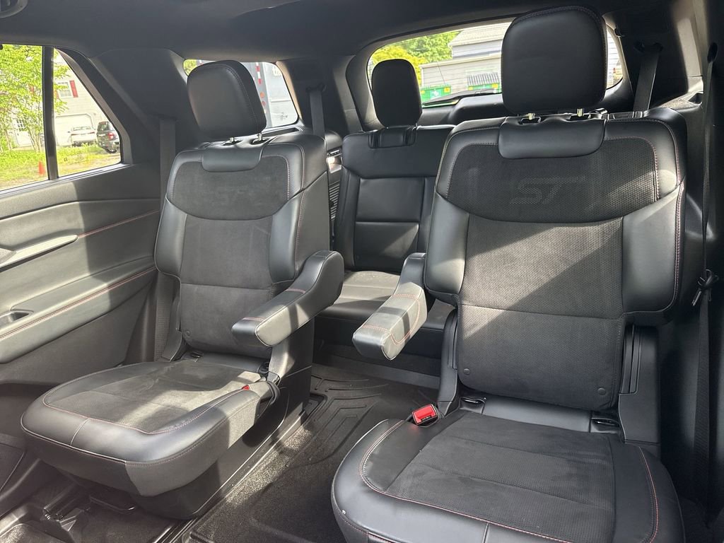 Used 2025 Ford Explorer ST AWD/4WD image 23