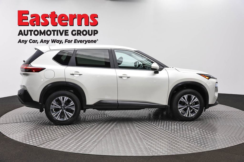 Used 2023 Nissan Rogue SV AWD/4WD image 4
