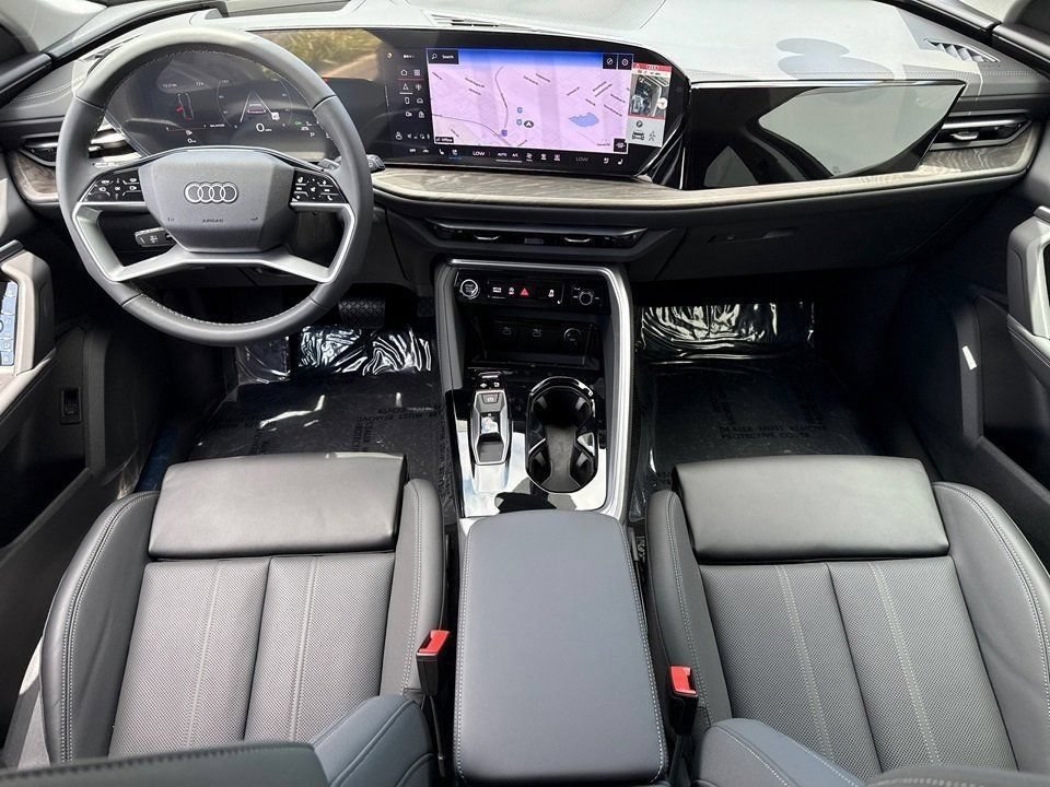 Used 2025 Audi Q5 Premium Plus w/ Premium Plus AWD/4WD image 13