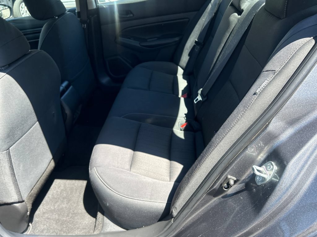 Used 2025 Nissan Altima 2.5 SV FWD image 25