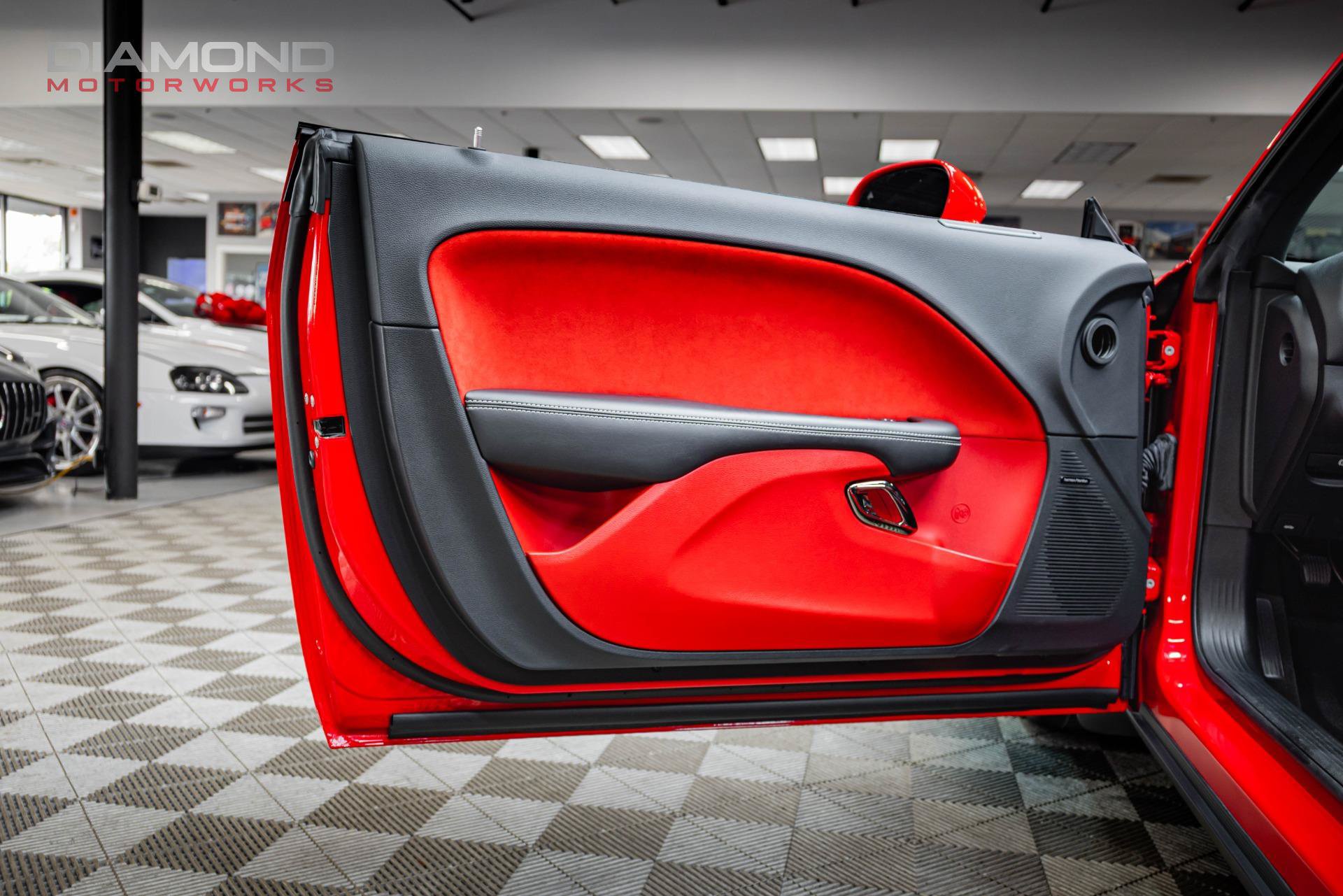 Used 2015 Dodge Challenger SRT Hellcat RWD image 19