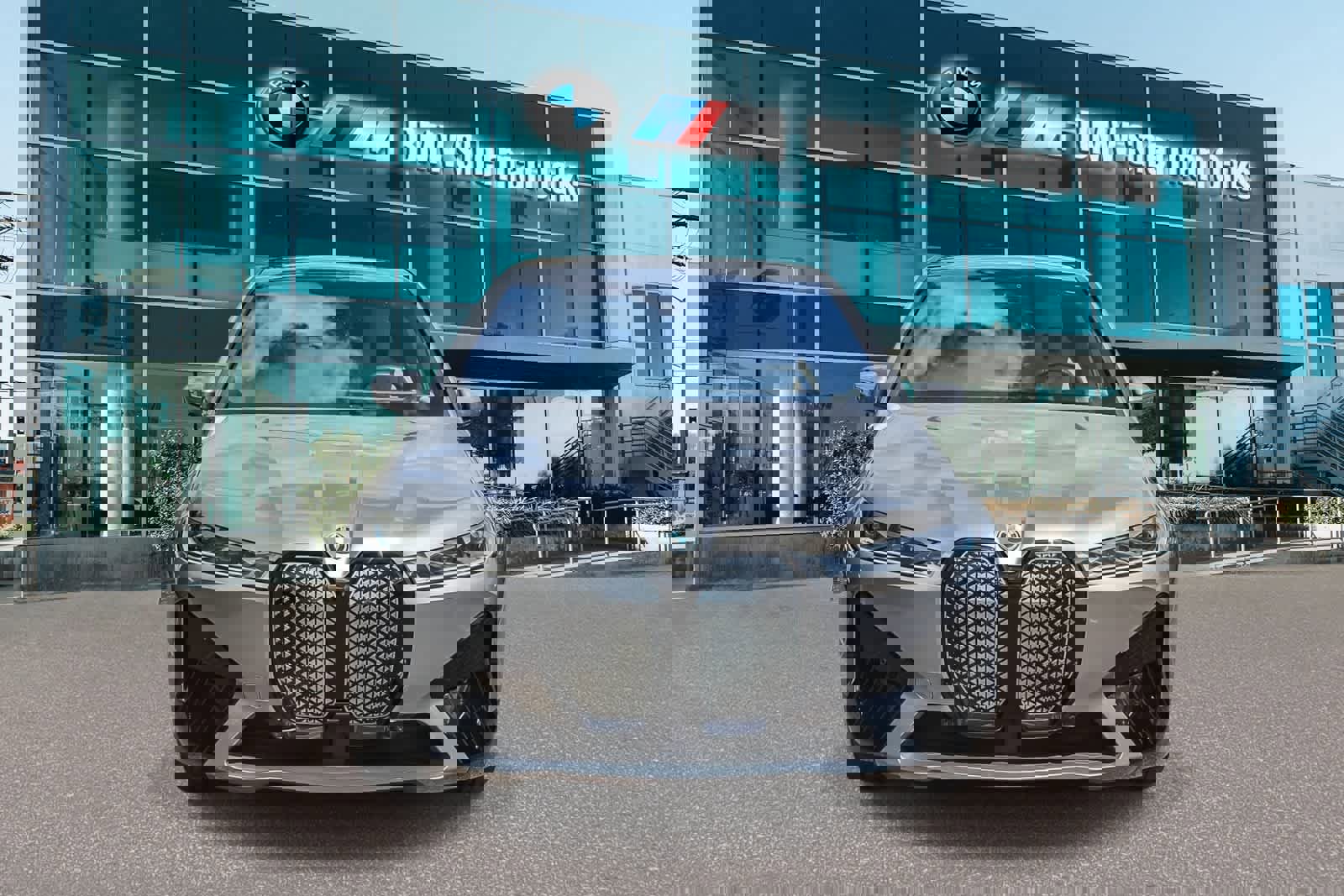 Certified 2023 BMW iX xDrive50 w/ Sport Package image 4