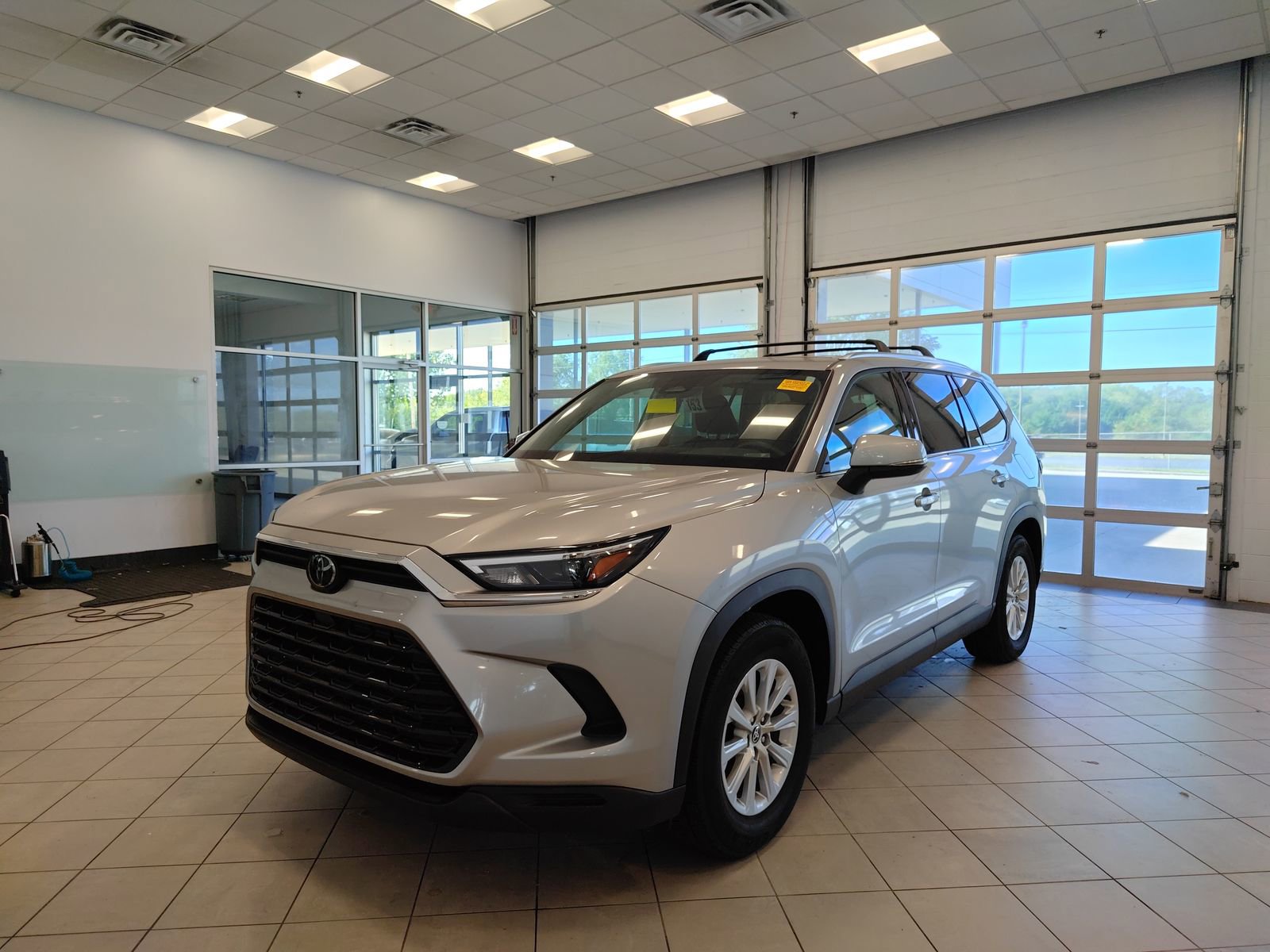 Used 2024 Toyota Grand Highlander XLE image 9