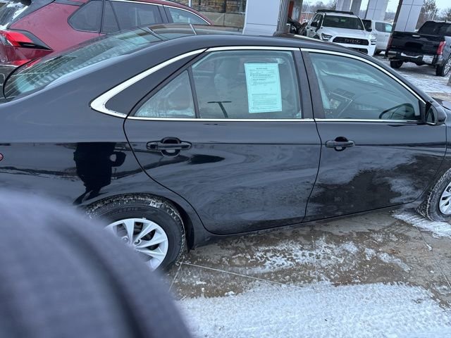 Used 2017 Toyota Camry LE image 8
