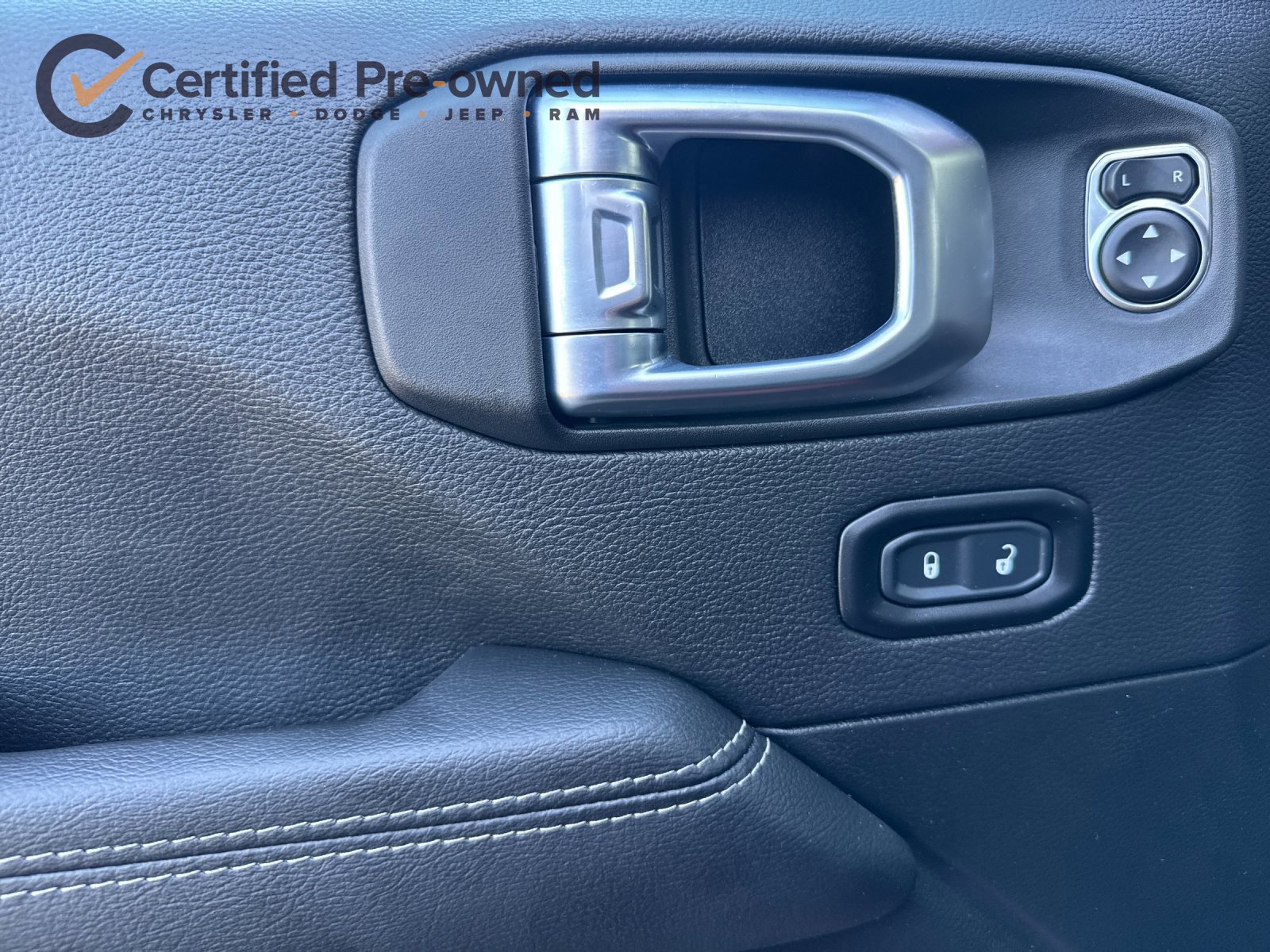 Used 2021 Jeep Wrangler Unlimited Sahara w/ Cold Weather Group AWD/4WD image 12