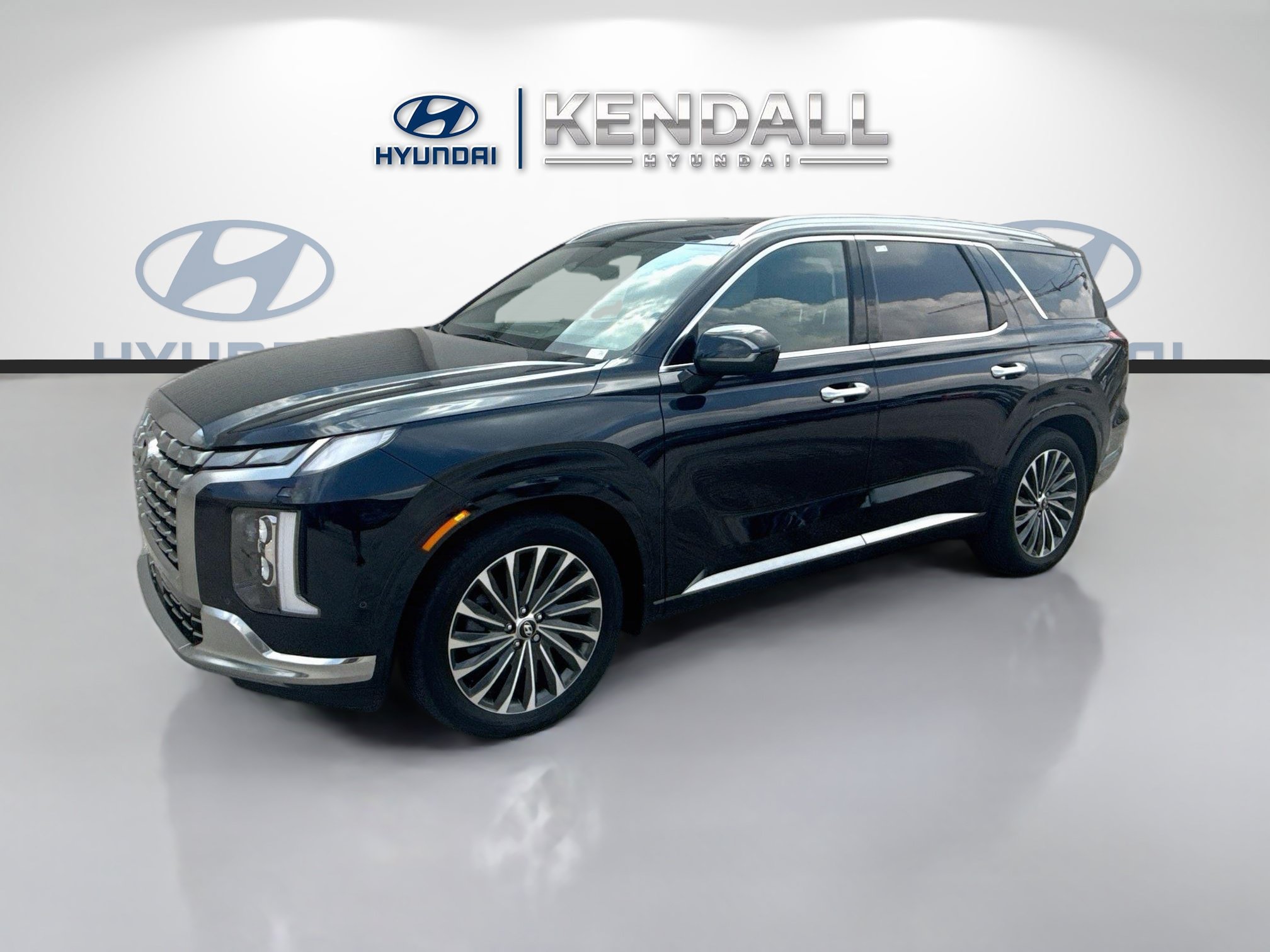 Used 2023 Hyundai Palisade Calligraphy FWD image 3
