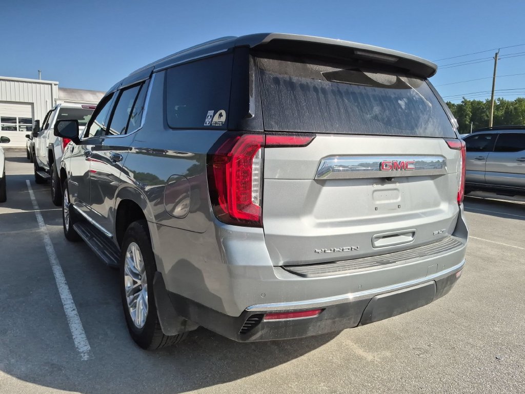 Used 2024 GMC Yukon SLT w/ SLT Luxury Package AWD/4WD image 7
