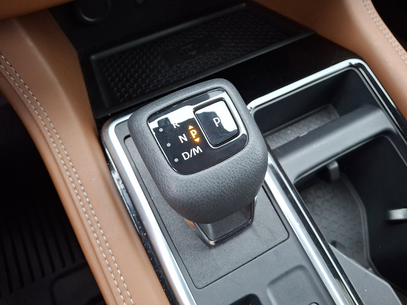 Used 2023 Nissan Pathfinder Platinum w/ Cargo Package image 17