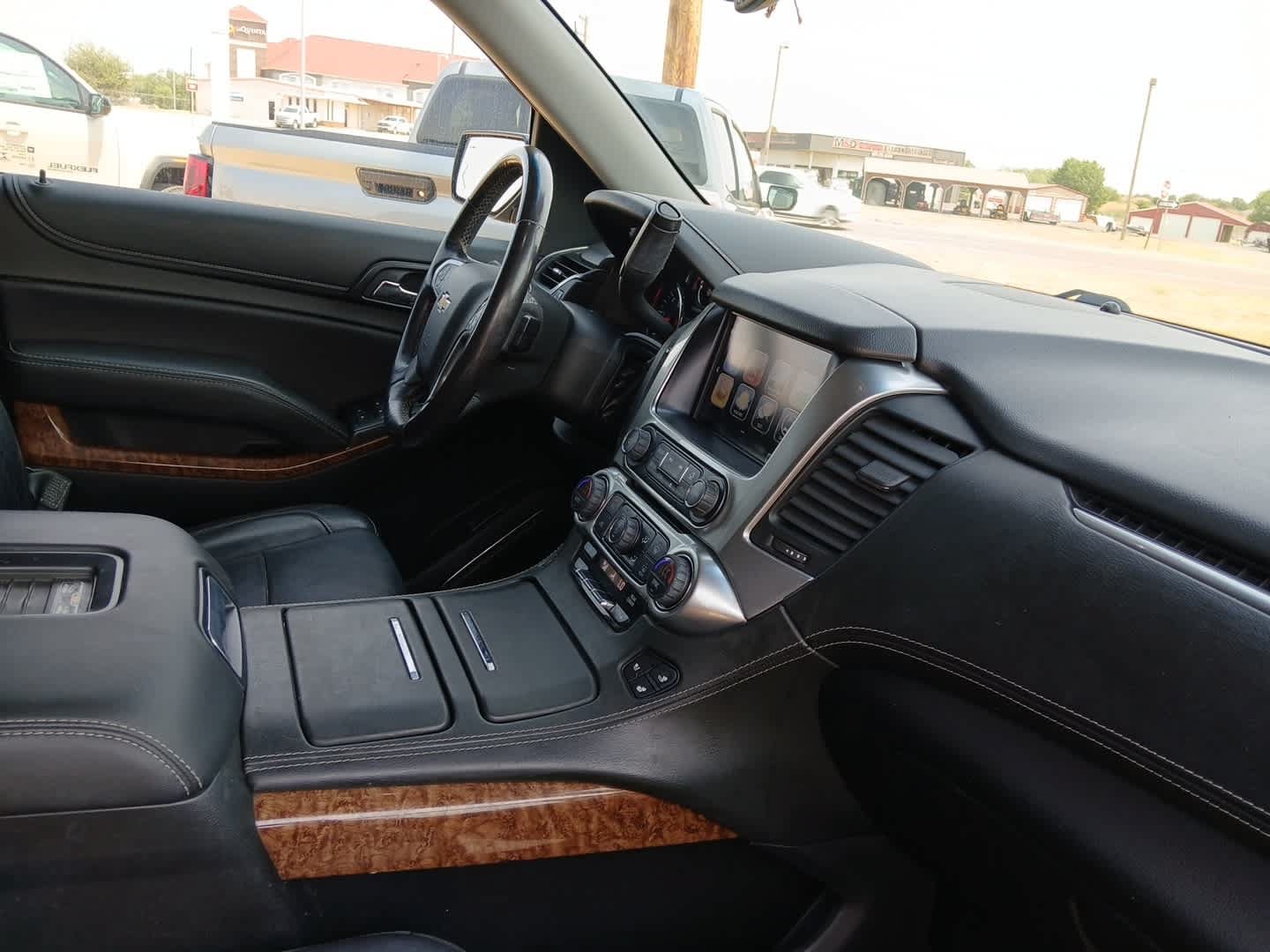 Used 2018 Chevrolet Suburban Premier AWD/4WD image 50