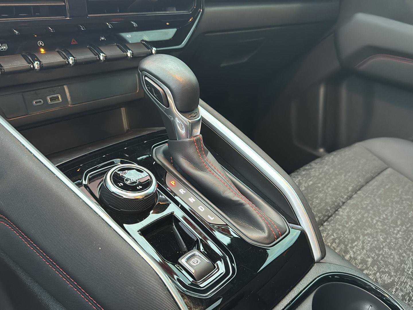 Used 2023 Chevrolet Colorado Z71 w/ Z71 Convenience Package 2 image 26