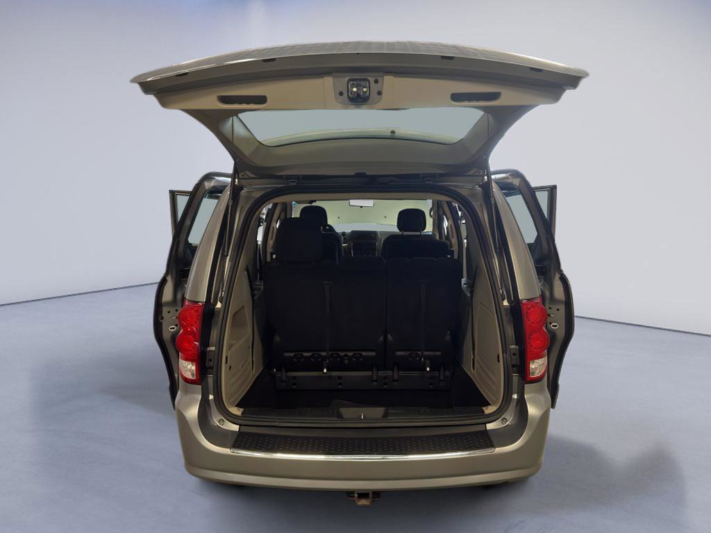 Used 2014 Dodge Grand Caravan American Value Package FWD image 13