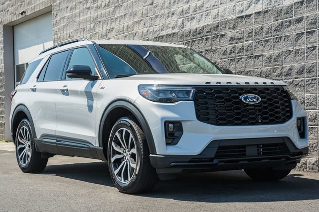 Used 2026 Ford Explorer ST-Line AWD/4WD image 2