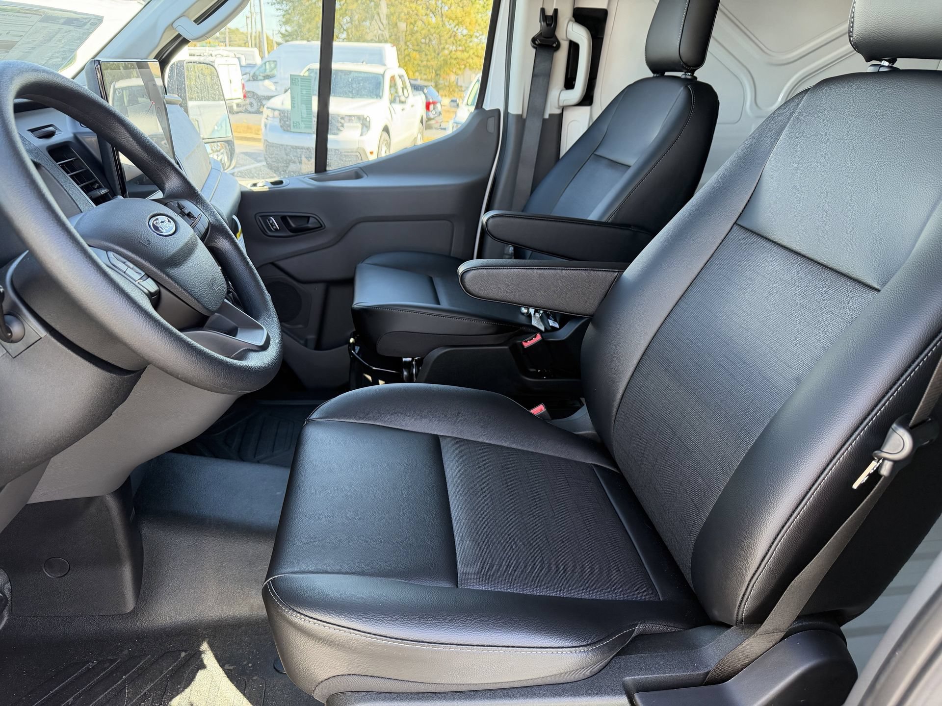 New 2026 Ford Transit 250 Low Roof RWD image 19