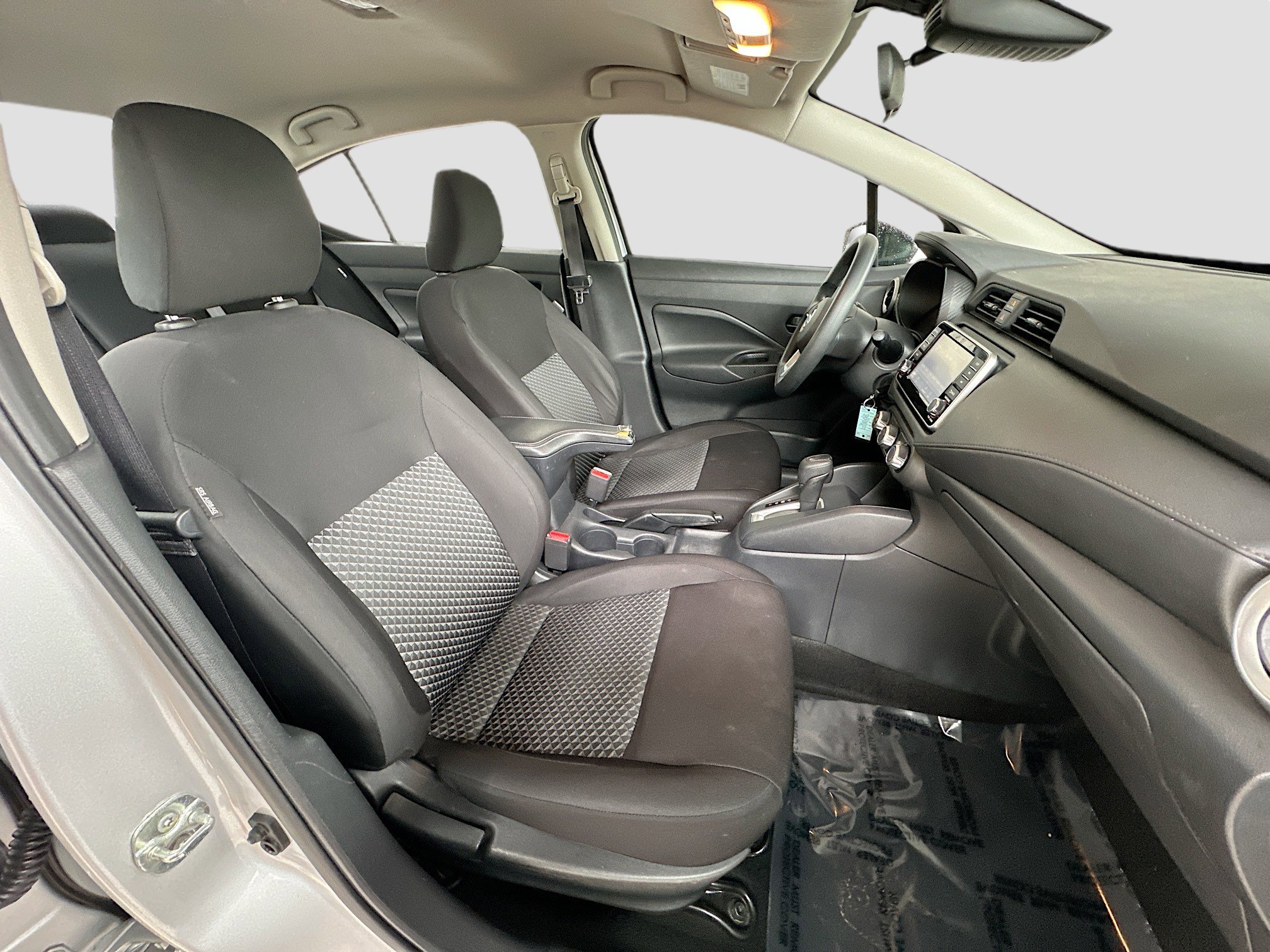 Used 2022 Nissan Versa S image 25